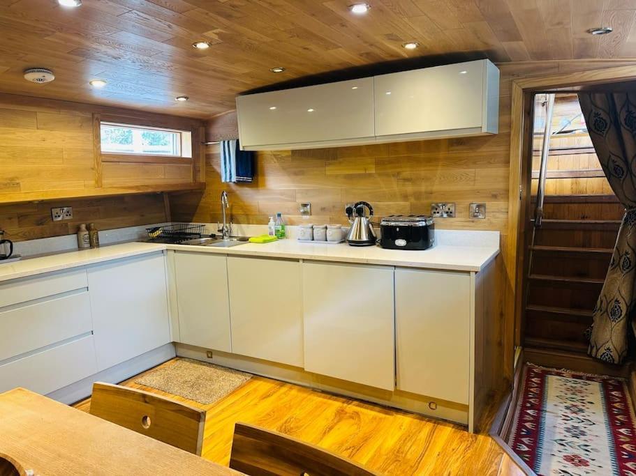 Unique Houseboat Experience I Central City Break York Eksteriør bilde
