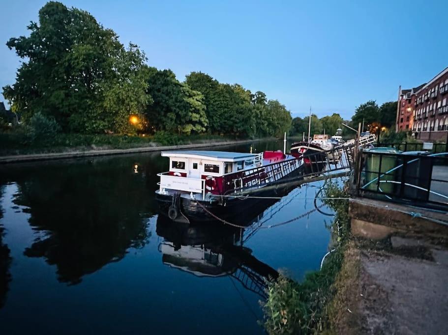 Unique Houseboat Experience I Central City Break York Eksteriør bilde